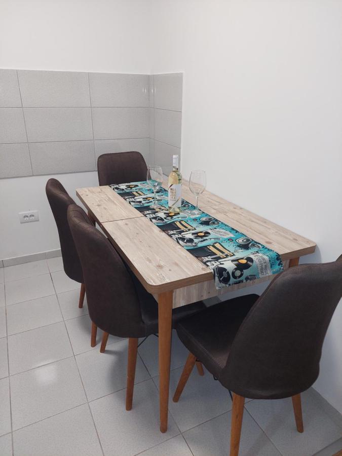 Apartman Muzika Ягодина Екстер'єр фото