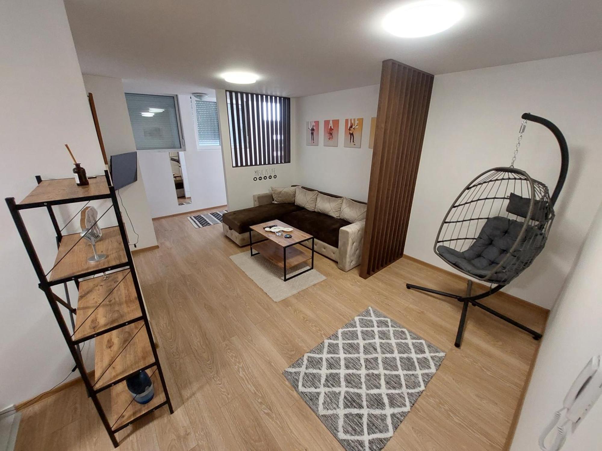 Apartman Muzika Ягодина Екстер'єр фото