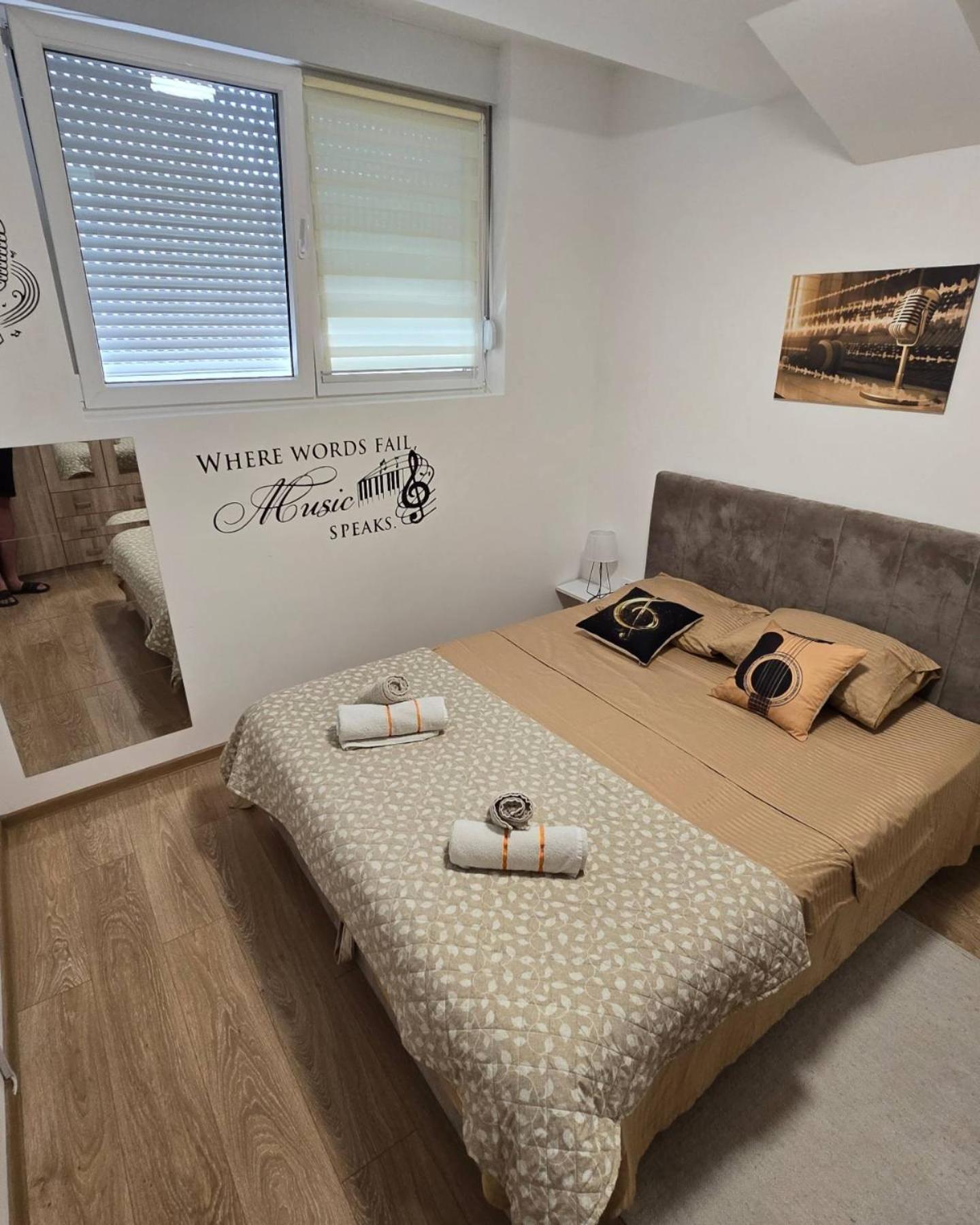 Apartman Muzika Ягодина Екстер'єр фото