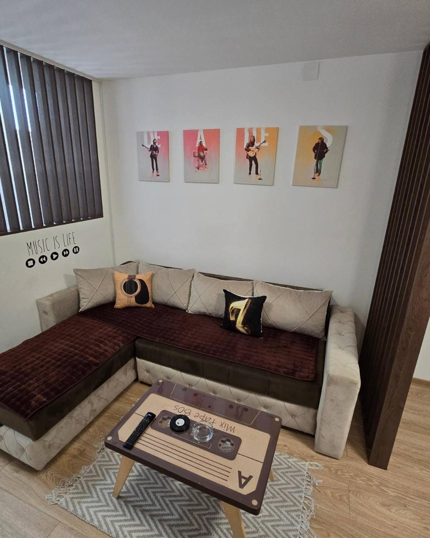 Apartman Muzika Ягодина Екстер'єр фото